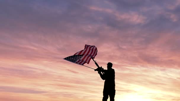 Soldaat silhouet en Amerikaanse vlag met automatische geweer. Slow Motion. — Stockvideo