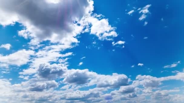 4k. Blauwe lucht en de wolken. Time-lapse zonder vogels, Raw uitgang — Stockvideo