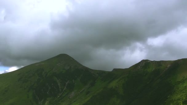 Berglandskap med moln. Timelapse, Pal — Stockvideo