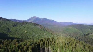 4k. Hava manzara. Dağlar tepeler ve güneş. 