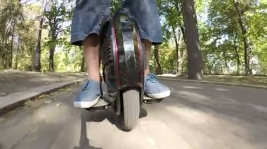 Mono tekerlek, kişisel elektrik şehir ulaşım Şehir Parkı içinde sürme