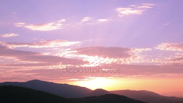 山雲の夕焼け風景。タイムラプス — ストック動画