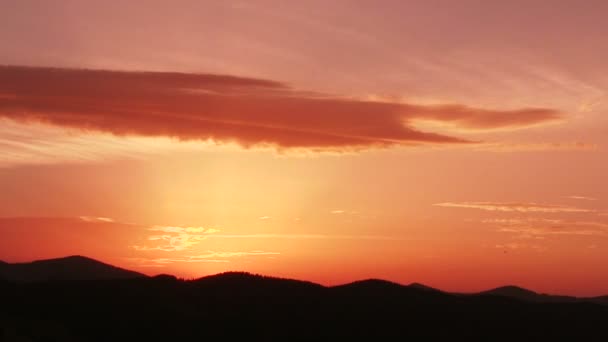 Montaña amanecer paisaje. Timelapse PAL — Vídeo de stock