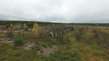  4k hava. Yıkılan yapılar ile köy Chernobyl alanında atılan