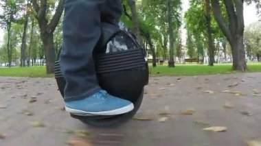 Mono tekerlek, Şehir Parkı kişisel elektrik Ulaştırma. Adamın ayakları