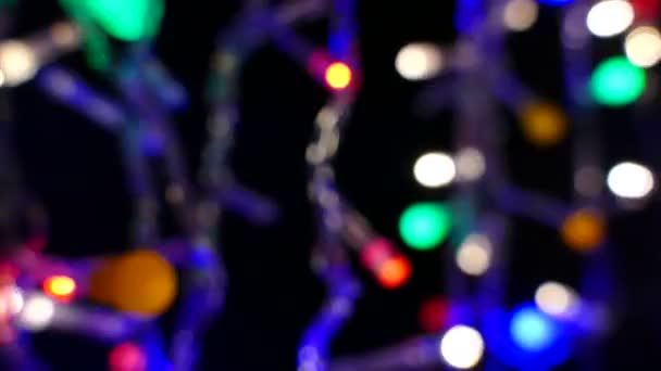 Langzaam Knipperend Kerstmis Feestelijke Lichte Garland Focus Wijzigen — Stockvideo