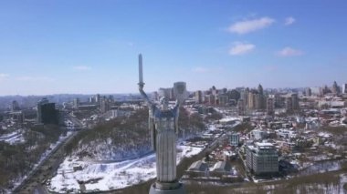 4 k. Kiev şehir - Ukrayna'nın başkenti. Anne vatan anıt. Hava 