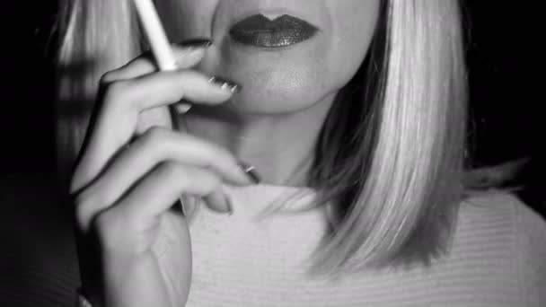 Woman Blonde Make Smoke Cigarette Black White Clip — Stock Video