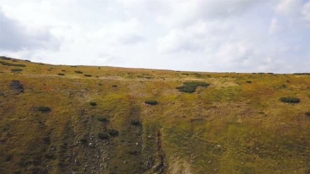 Antenne Langsamer Senkrechtflug Über Den Berg Schönheit Der Natur — Stockvideo