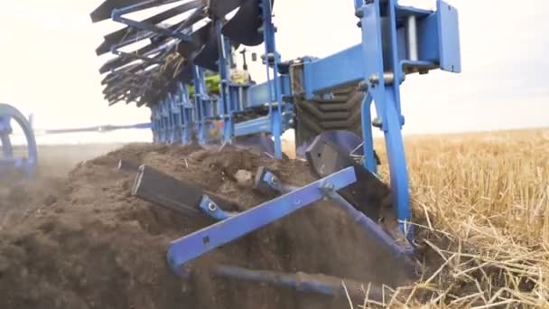 Pluh Orá Zem Poli Stabilní Výstřel Zblízka Zpomalení Zemědělství Tým — Stock video