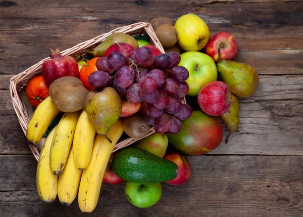 Zestaw Różnych Owoców Różne Witaminy Nutrition Owocowy Tło Drewniany Stół — Zdjęcie stockowe