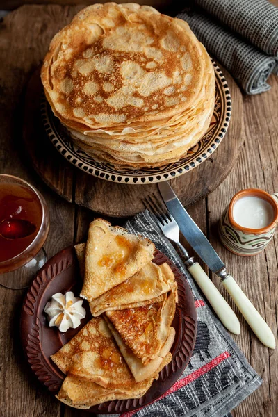 Pfannkuchen Ein Stapel Dünner Pfannkuchen Auf Einem Teller Russische Pfannkuchenwoche — Stockfoto