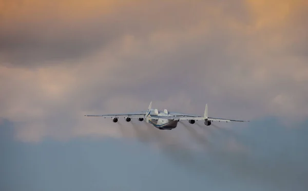 Ucrânia Gostomel Abril 2020 Descolagem Aeronave 225 Mriya Avião 82060 — Fotografia de Stock