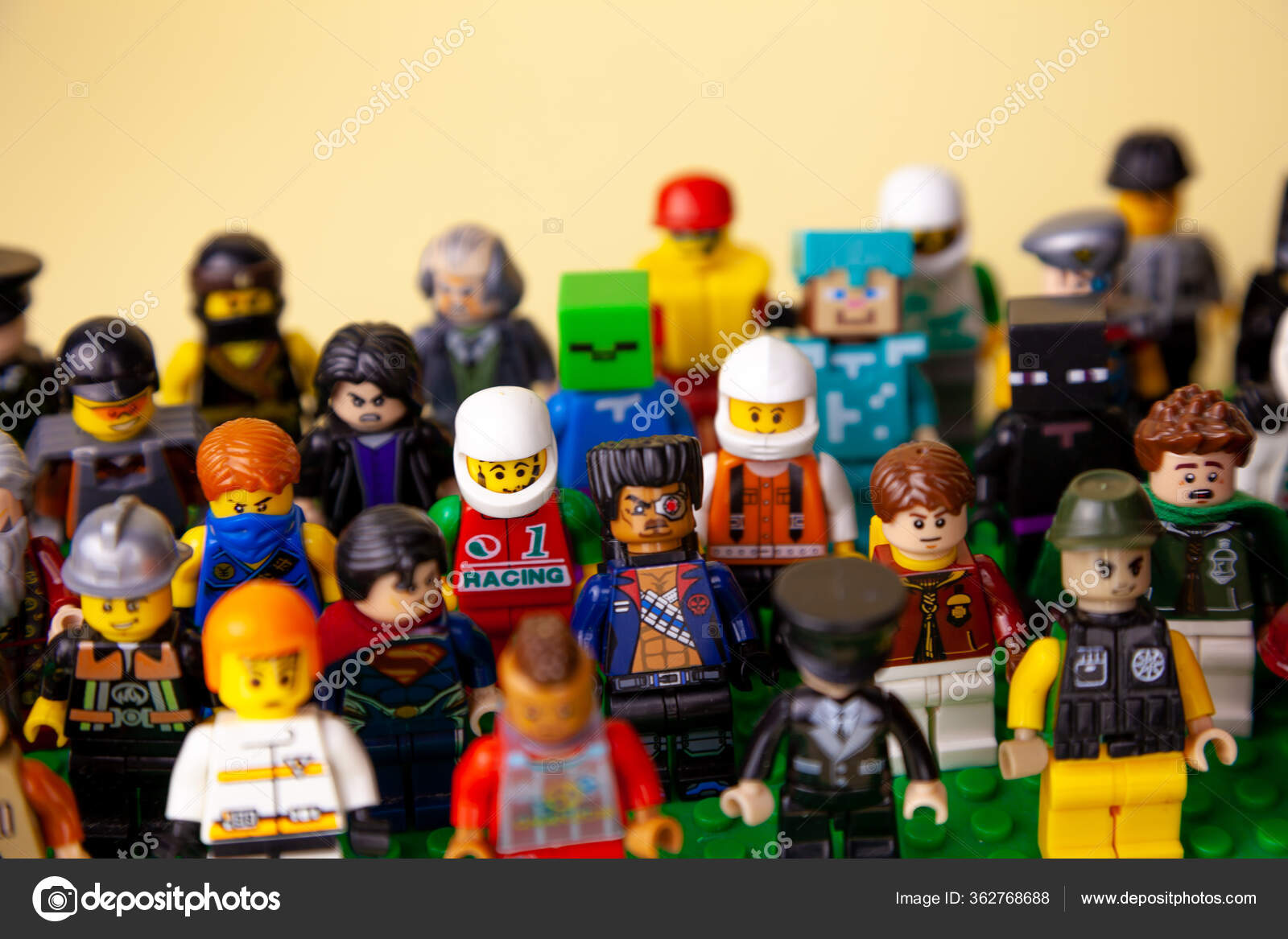 little lego men