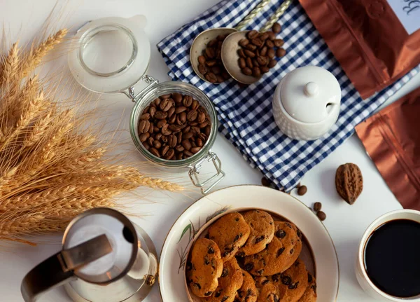 White Cup Coffee Homemade Cookies Chocolate Chips Breakfast Table Food — Stock Photo, Image
