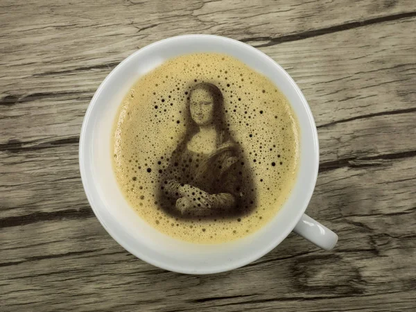 Mona lisa i kaffe skum — Stockfoto