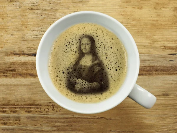 Mona lisa i kaffe skum — Stockfoto
