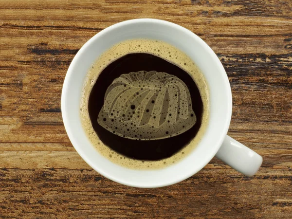 Kuchen in der Kaffeemaschine — Stockfoto