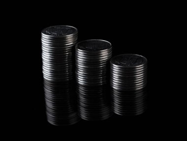 Siyah arka plan ayna paralar yansıması