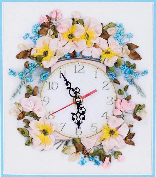 Handmade wall clock decorated with flowers — Stock Photo, Image