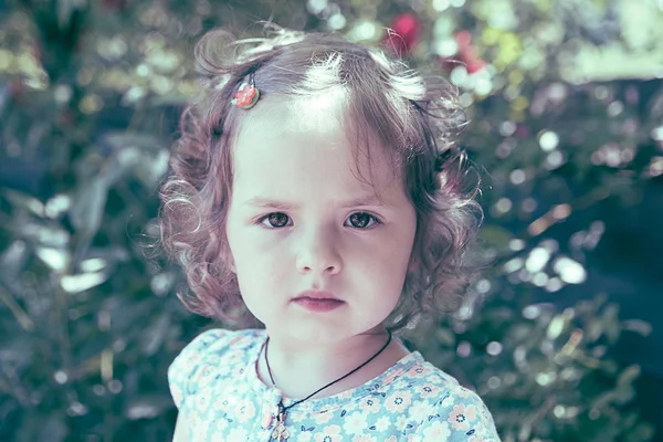 Küçük Kız Portresi Yaz — Stok fotoğraf