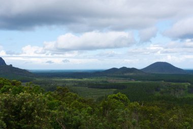 Cam ev Dağları Milli Parkı peyzaj, Queensland, Avustralya