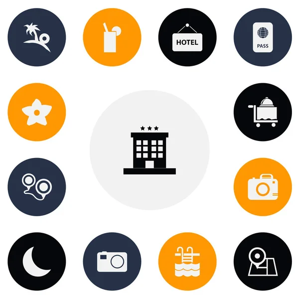 Conjunto de 13 iconos de viaje editables. Incluye símbolos como cámara, luna, banner de hotel y más. Se puede utilizar para diseño web, móvil, IU e infografía . — Vector de stock