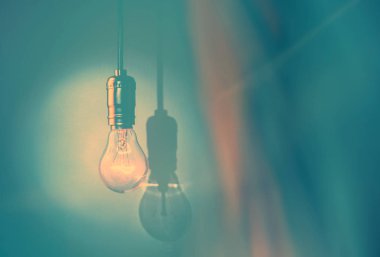 ampul mavi ses tonuyla