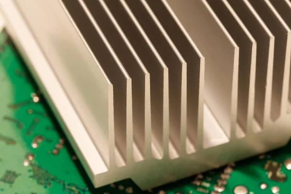 Chipset dissipador de calor de perto — Fotografia de Stock