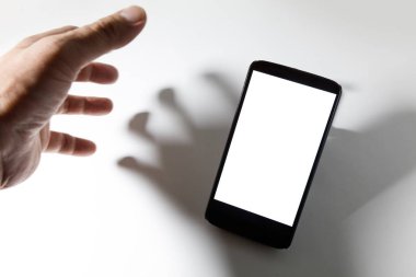 cep telefonu ve bulanıklık eller