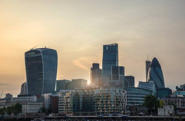 Londra şehir görünümünü gün batımında.