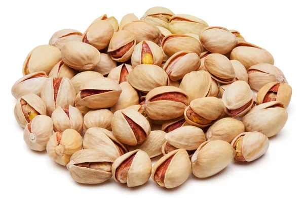 Pistachenoten geïsoleerd op wit. — Stockfoto