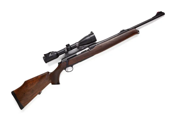 Beyaz arka planda izole edilmiş av tüfeği.