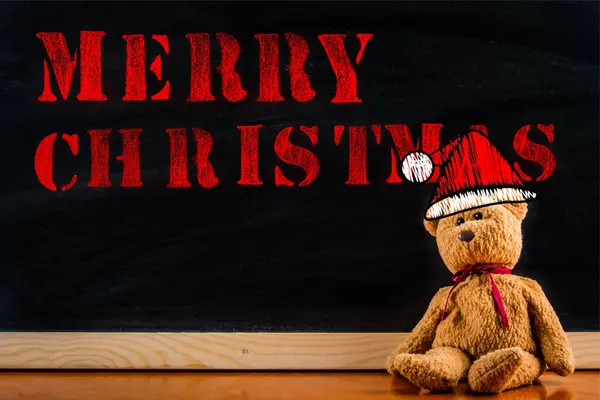 泰迪熊与标注符号和消息"圣诞快乐" — 图库照片