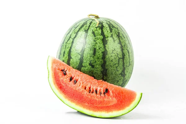 Wassermelone auf weißem Hintergrund — Stockfoto