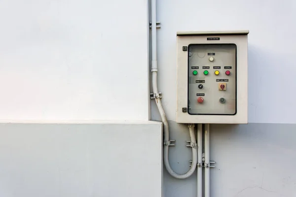 Açık elektrik kontrol kutusu — Stok fotoğraf