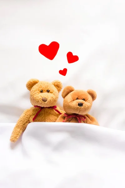 Ведмідь Тедді з серцем — стокове фото