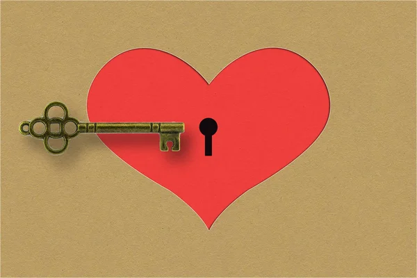 Vintage anahtar ve kağıt kalp arka plan — Stok fotoğraf