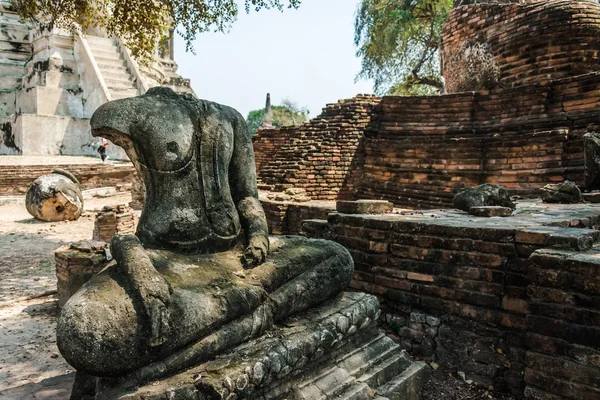 AYUTTHAYA, THAILAND Ruínas e Antiguidades no Parque Histórico de Ayutthaya — Fotografia de Stock