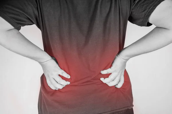 Infortunio alla schiena nell'uomo .mal di schiena dolore, dolori articolari persone medico, mono tono evidenziare mal di schiena — Foto Stock