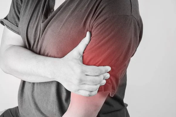 Τραυματισμό ώμου στον άνθρωπο .shoulder πόνο, πόνους στις αρθρώσεις ανθρώπων ιατρική, μονοφωνικό ήχο επισήμανσης στον ώμο — Φωτογραφία Αρχείου