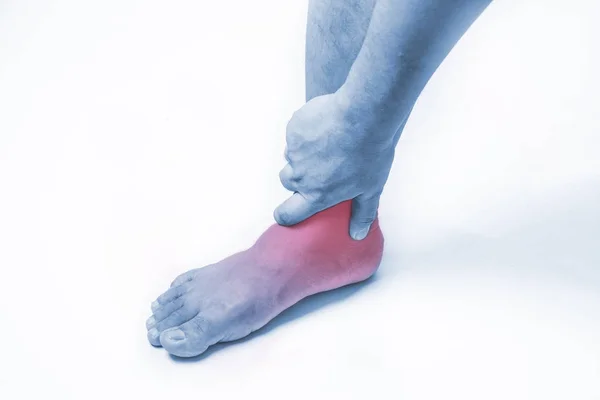 踝关节损伤的人类.ankle 疼痛，关节痛人医疗、 单色调突出显示在踝关节 — 图库照片