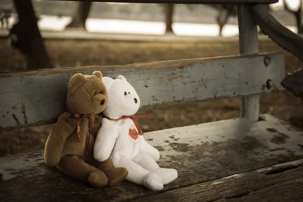Два плюшевого ведмедя в любові — стокове фото