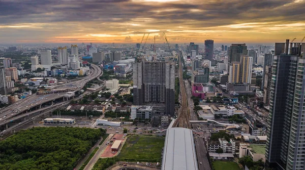 Una vista aérea de la ciudad — Foto de Stock