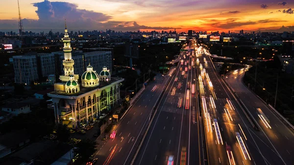 Mecset Road, szürkületi időben — Stock Fotó