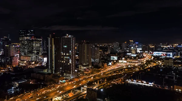 Luz na cidade, Luz de Edifícios e estradas — Fotografia de Stock