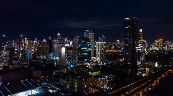 Luz na cidade, Luz de Edifícios e estradas — Fotografia de Stock