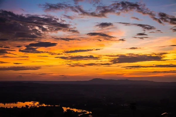 Der Himmel in der Dämmerung — Stockfoto