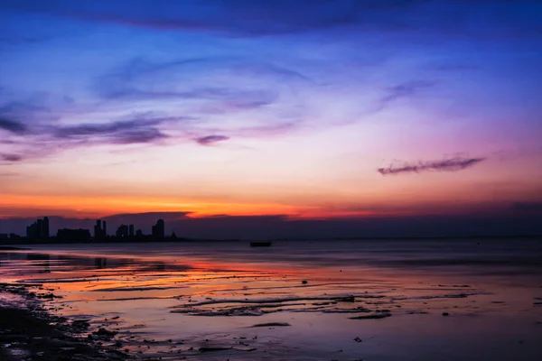 Paisaje de la playa en Crepúsculo tiempo —  Fotos de Stock