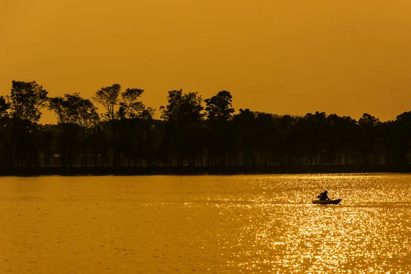 Silhouet van Kayaking in Twilight time — Stockfoto